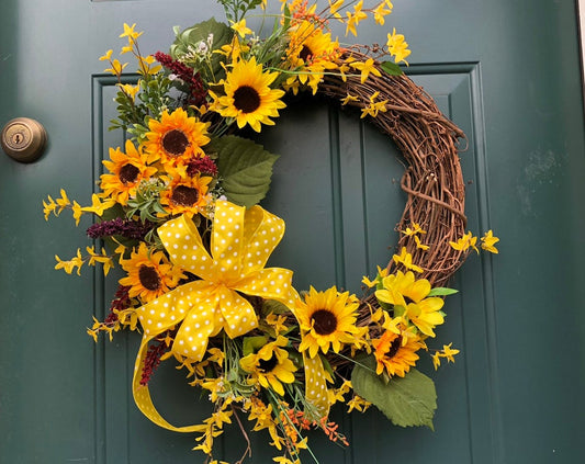 Sunny Sunflower Wreath, yellow polka dots