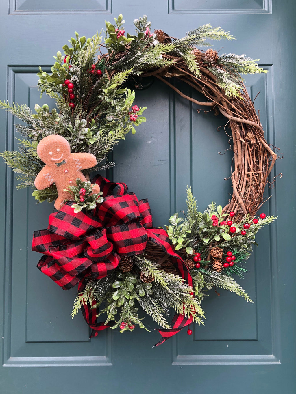 Buffalo Plaid Gingerbread, Grapvine Christmas Wreath