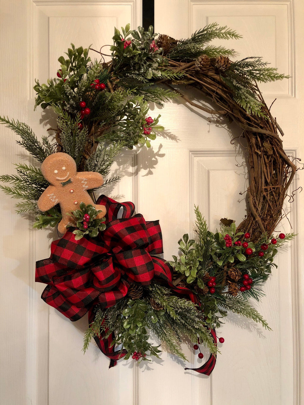Buffalo Plaid Gingerbread, Grapvine Christmas Wreath