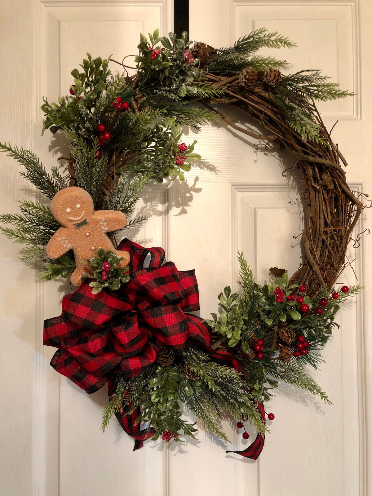 Buffalo Plaid Gingerbread, Grapvine Christmas Wreath