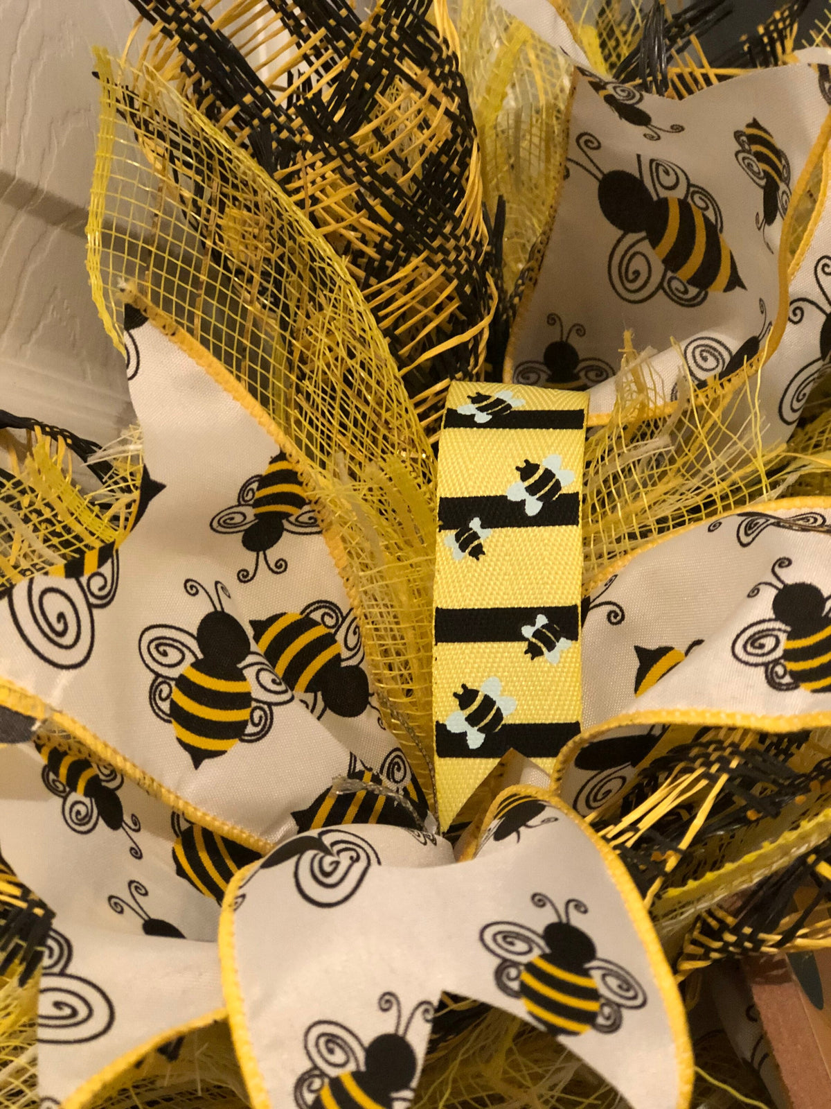 Honey Bee Welcome Wreath: Bee-Themed Front Door Decor